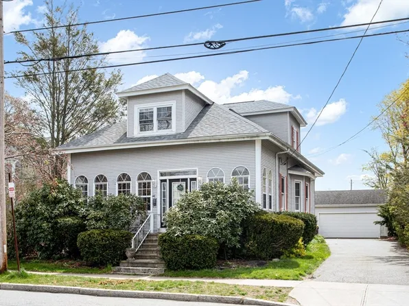 1833 Highland Ave, Fall River, MA 02720