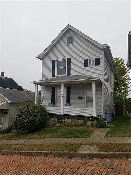 1610 Elm St photo 1