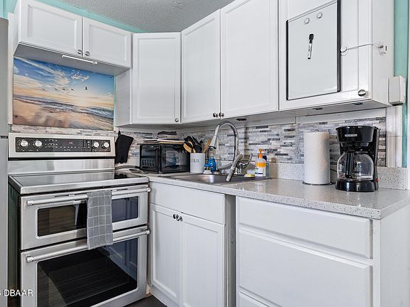 4th image of 406 Tyler Ave APT 19