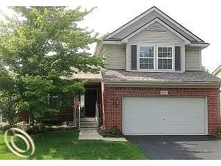 439 Court Ln photo 1