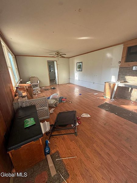 4th image of 616 Port Douglas Road
