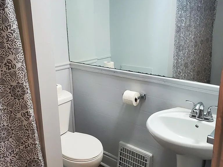 1826 Ford Ave #1 — Photo 2