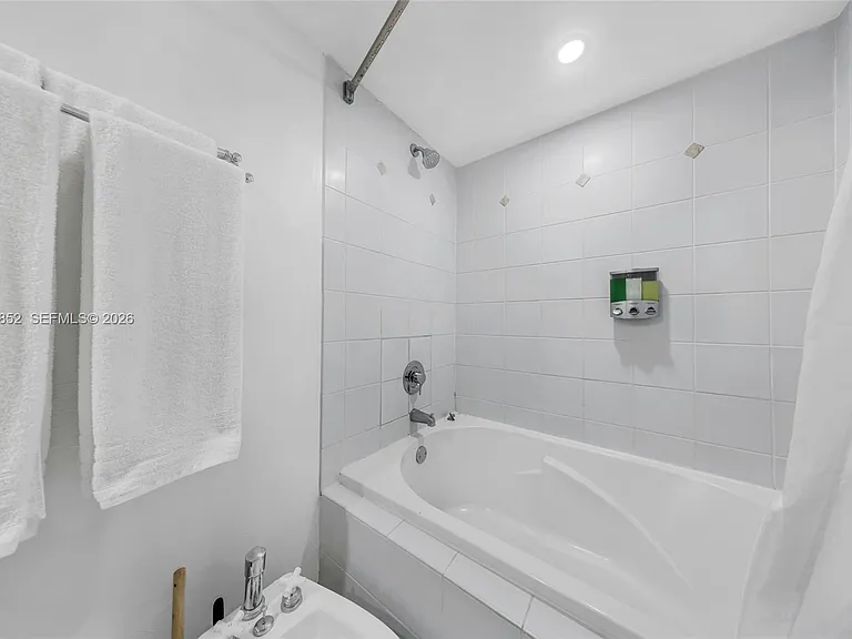 2951 S Bayshore Dr #215 — Photo 14