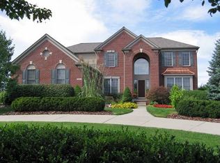 550 Manhattan Ct, Canton, MI