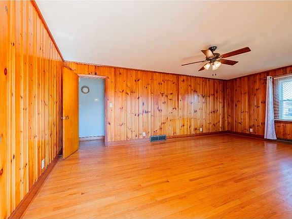 5th image of 104 Pioneer Rd