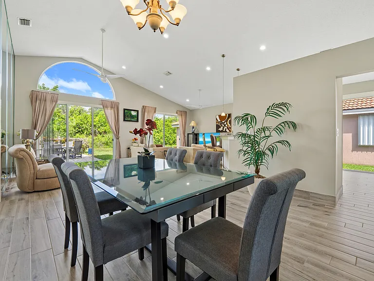 3198 SE Carrick Green Ct — Photo 6