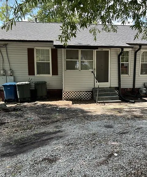 183 Ryan St — Photo 2