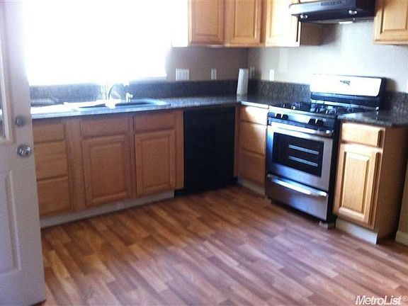 3rd image of 608 N California St