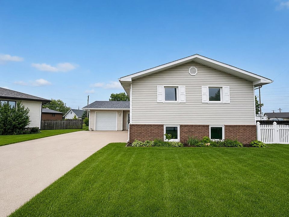 1st image of 2653 James Pl