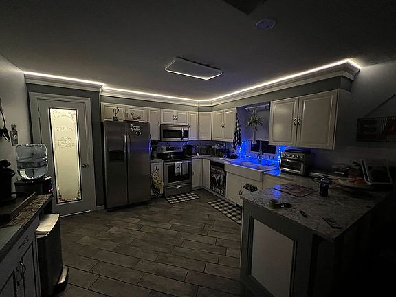 3rd image of 22 Willow Grove Ct