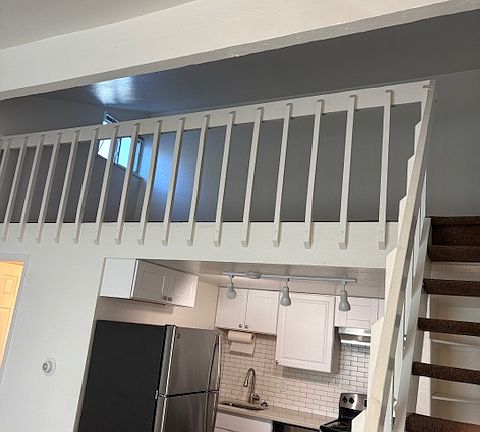 4th image of 1945 Canyon Blvd #4W