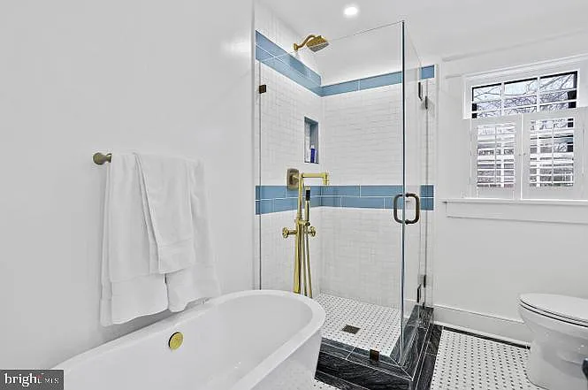 2347 S Arlington Ridge Rd — Photo 17