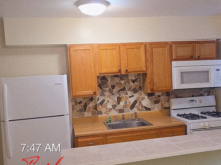 938 N Franklintown Rd — Photo 32