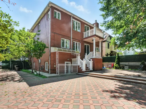 77-16 Kew Forest Lane image 37 of 41