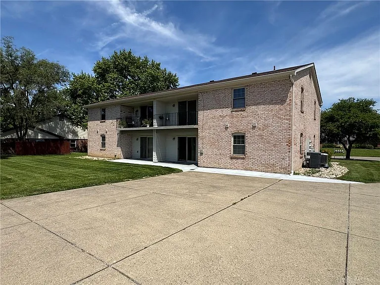 1244 Robbins Run Ct — Photo 3