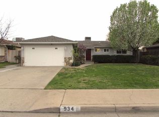 934 W Santa Ana Ave, Clovis, CA