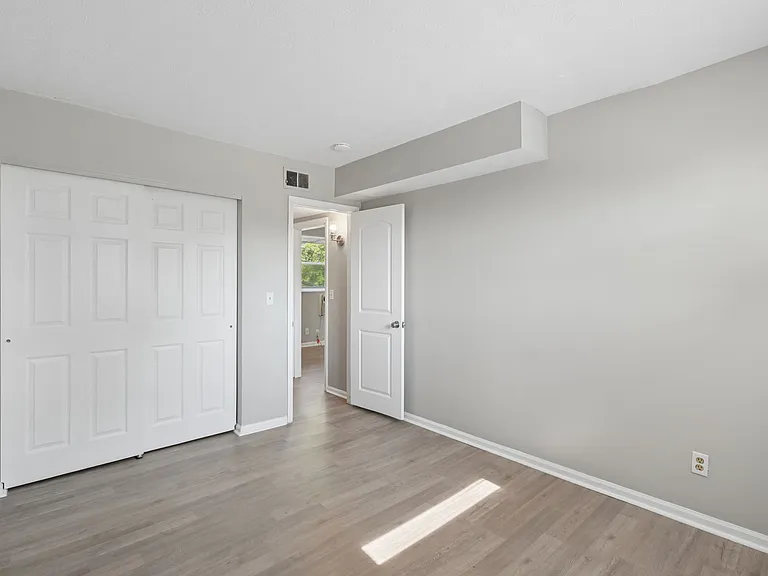 815 Riverview Dr #G — Photo 12