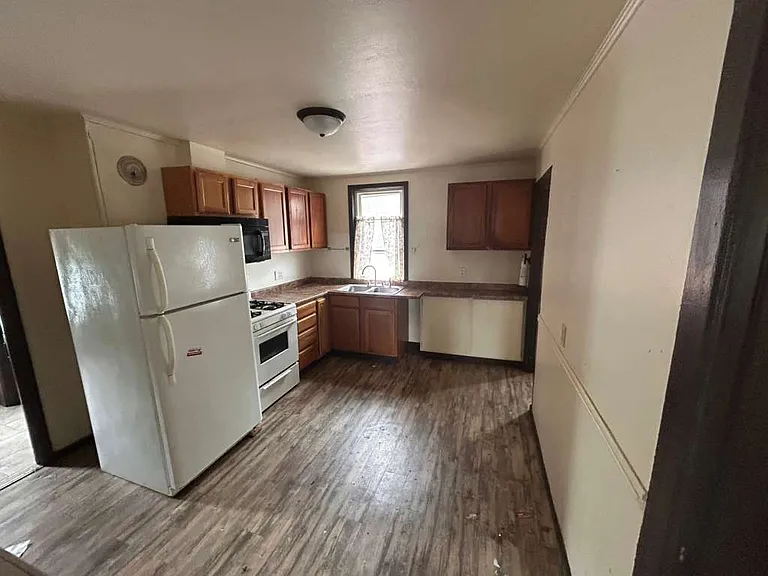 709 Grant St #1 — Photo 5