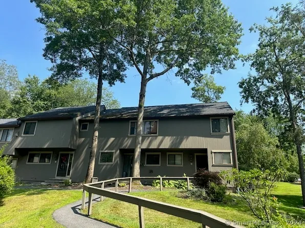 31 Woods Way #31, Woodbury, CT 06798