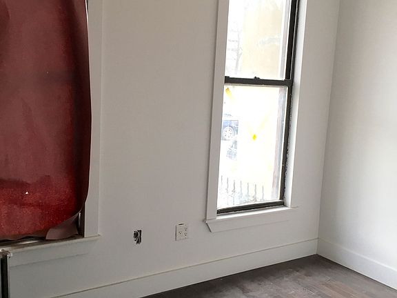 5th image of 33 Buffalo Ave APT 1L