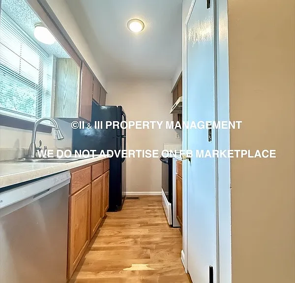 1921 Lawrence Ct — Photo 9
