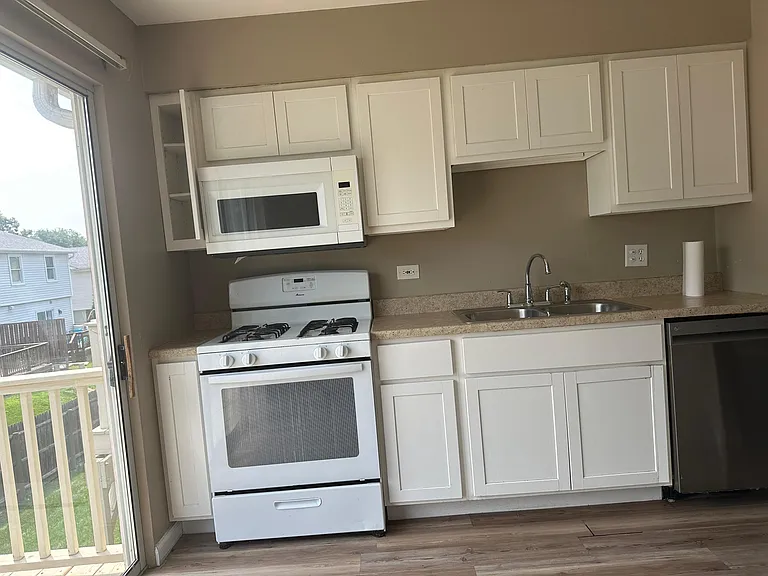 320 Springlake Ln #D — Photo 12