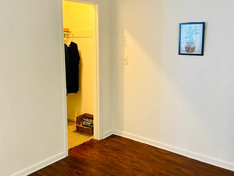 18 NW 26th St — Photo 7