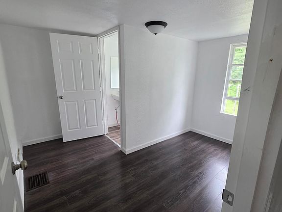 3rd image of 861 Koehler Ave #2