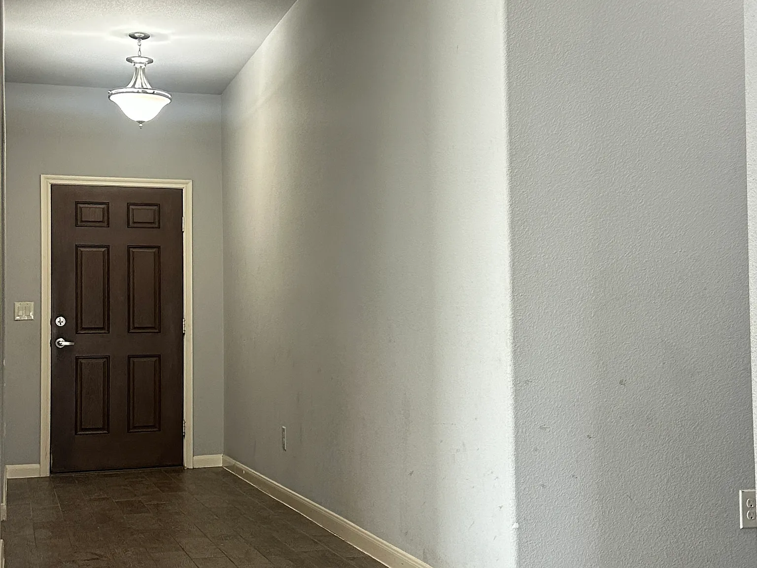 3 bed, 2143 sqft, $2,200 — Photo 2