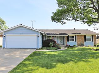 323 Wellington Ave, Elk Grove Village, IL 60007