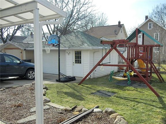 5th image of 1738 6th St