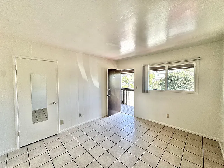 1612 Sunset Cliffs Blvd — Photo 1