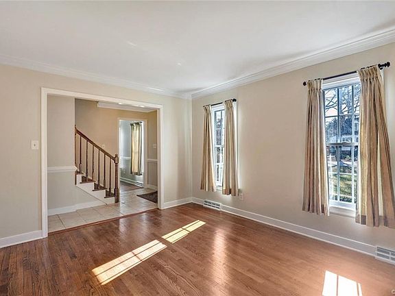 4th image of 8756 Laumic Dr