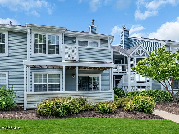 3rd image of 354 Sequoia Court