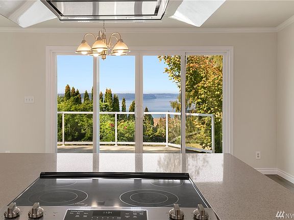 5th image of 5938 Scenic Dr NE
