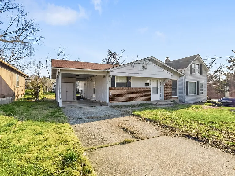 2415 Shirley Ave — Photo 1
