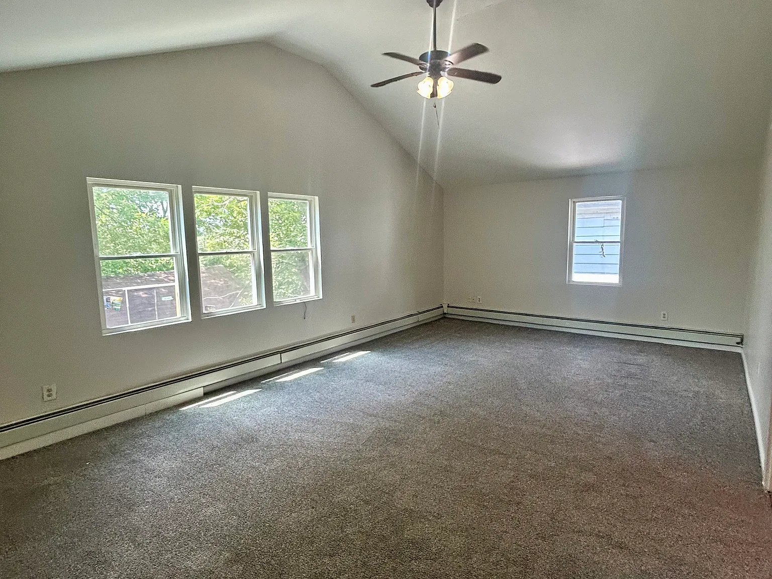 5 bed, 1.5 bath, $2,095 — Photo 2