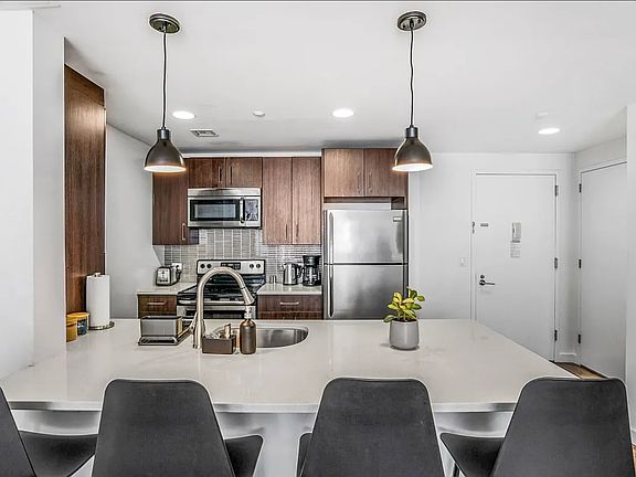 3rd image of 260 W 26th St APT 3P