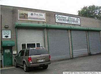 1st image of 4352 Victory Blvd