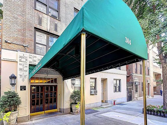 5th image of 304 W 75th St APT 11F