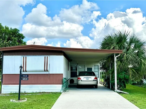 27303 Pauline DR, BONITA SPRINGS, FL 34135