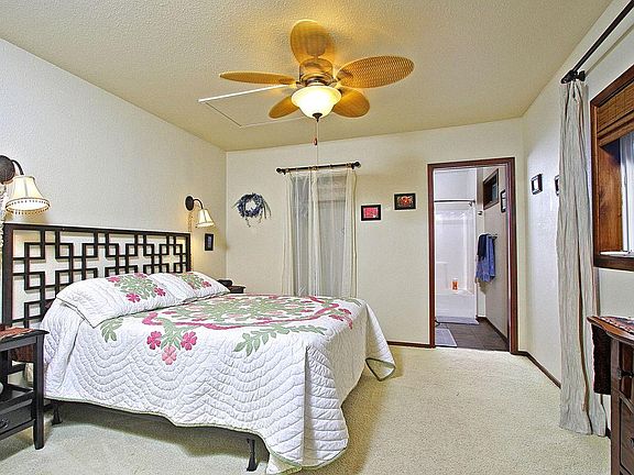 2nd image of 872 Maluniu Ave