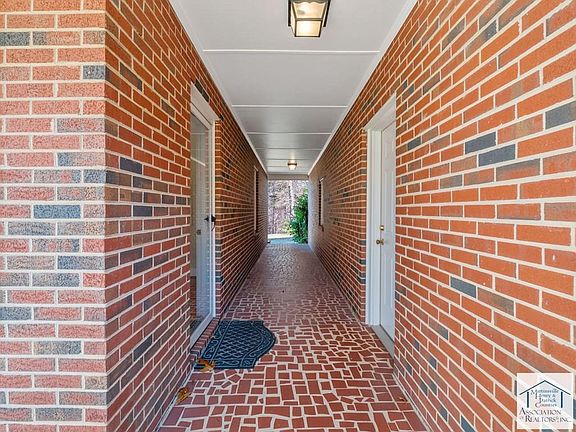 4th image of 2065 Clearview Dr