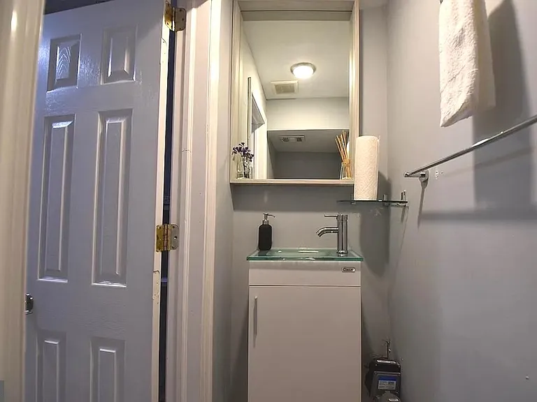 8018 Chelwynde Ave — Photo 18