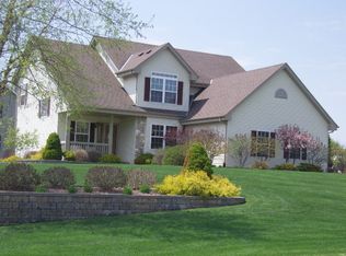 4507 W Woodward Dr, Franklin, WI 53132