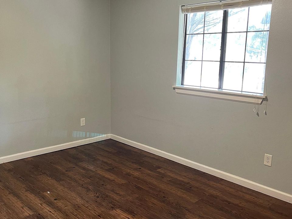 2nd image of 515 S New Ave #1