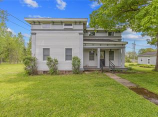 4697 Grange Rd, Clay, NY 13041