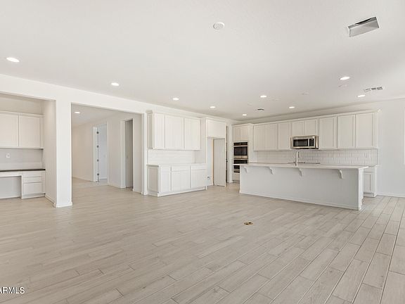 5th image of 772 S 176TH Avenue