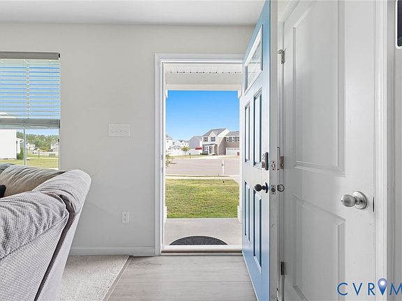 4th image of 261 Chanticleer Dr