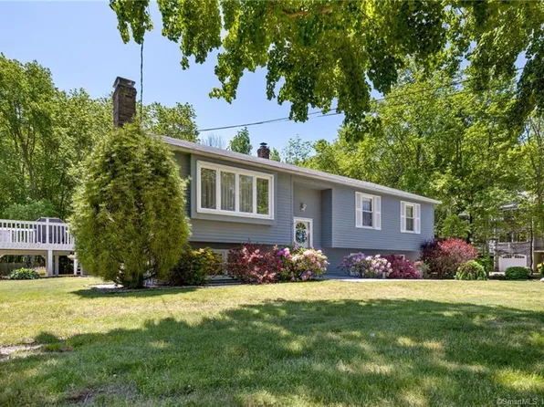 3 Lake Boulevard, East Hampton, CT 06424
